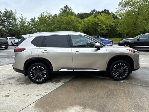 2024 Nissan Rogue Platinum