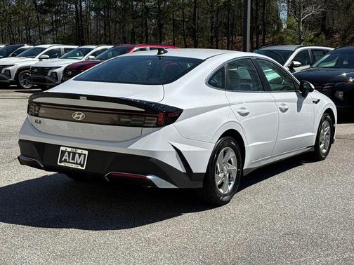 2025 Hyundai SONATA SE