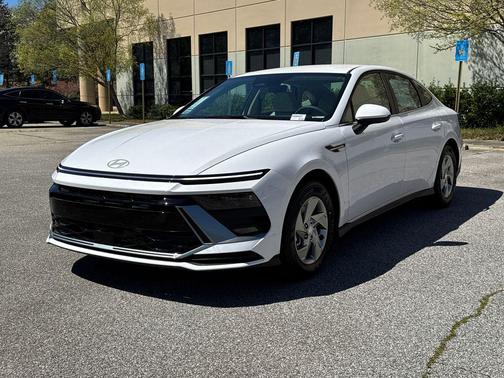 2025 Hyundai SONATA SE