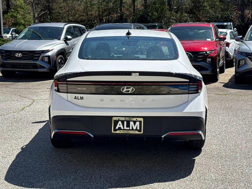 2025 Hyundai SONATA SE