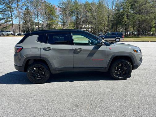 2024 Jeep Compass Trailhawk