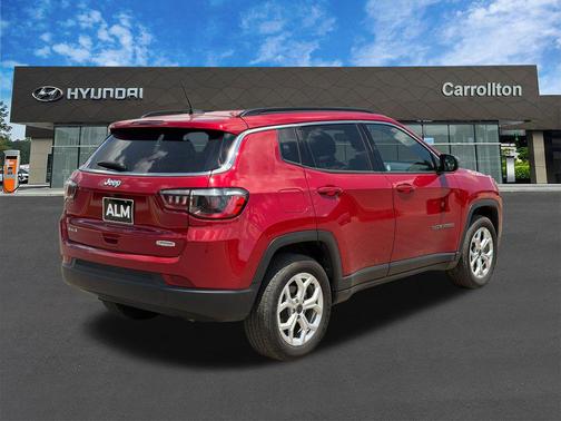 Red Hot Pearlcoat 2025 Jeep Compass Latitude