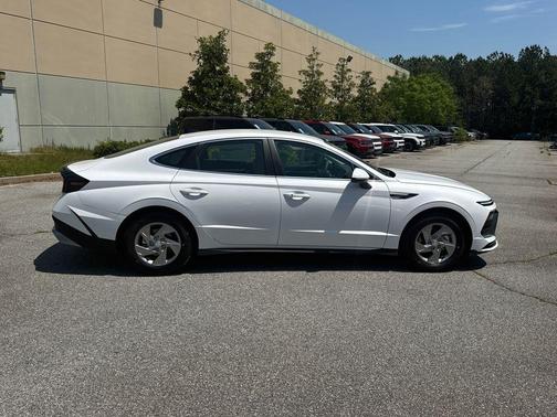 2025 Hyundai SONATA SE