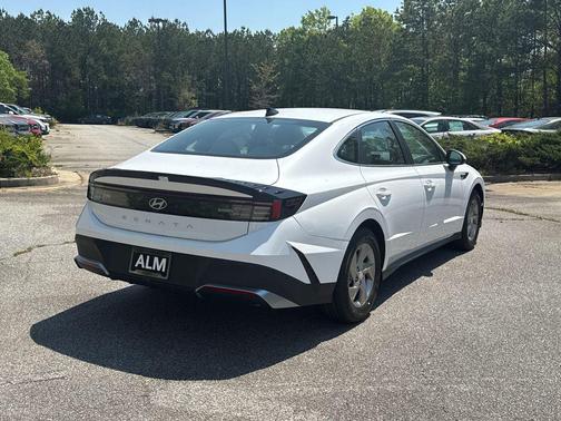 2025 Hyundai SONATA SE