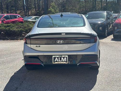 2025 Hyundai SONATA Hybrid Limited