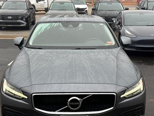 2019 Volvo S60 T6 Momentum