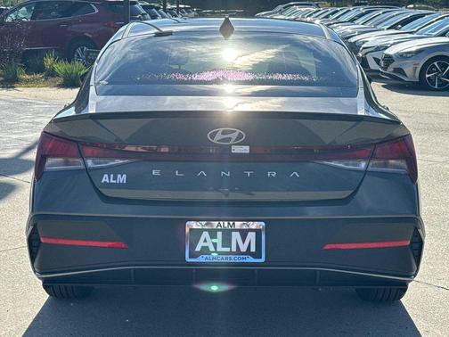 2025 Hyundai ELANTRA Sport