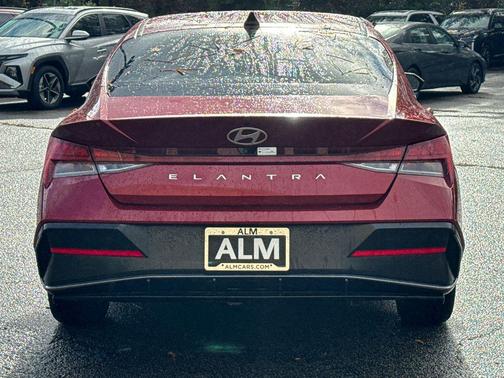 2025 Hyundai ELANTRA SEL