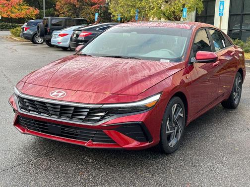 2025 Hyundai ELANTRA SEL