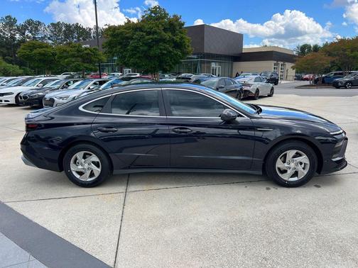 2025 Hyundai SONATA SE
