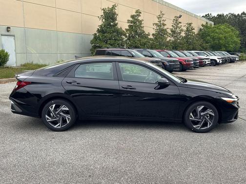 2025 Hyundai ELANTRA Sport