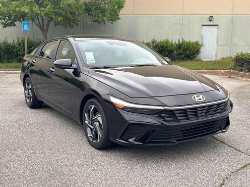 2025 Hyundai ELANTRA Sport