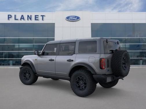 Carbonized Gray Metallic 2026 Ford Bronco Badlands