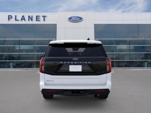 Star White 2026 Ford Expedition Active