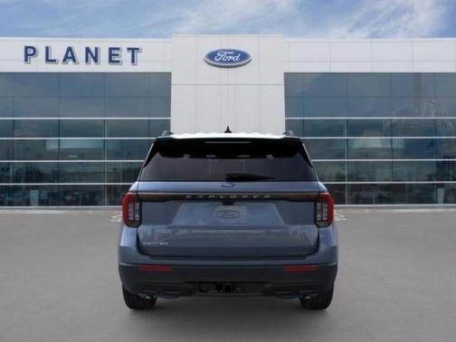 2025 Ford Explorer Active RWD