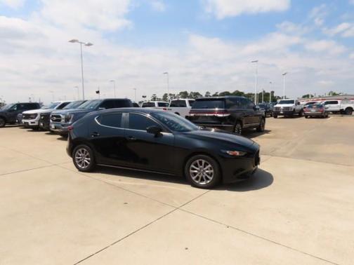 2022 Mazda Mazda3 s