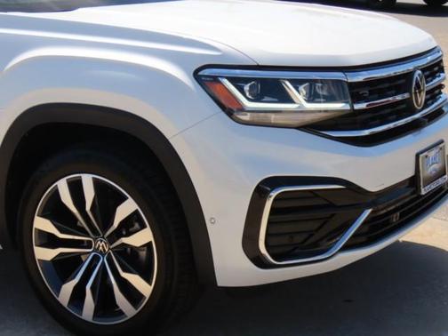 2023 Volkswagen Atlas Cross Sport 3.6L V6 SEL Premium R-Line