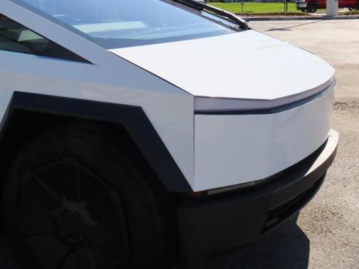 2024 Tesla Cybertruck Base