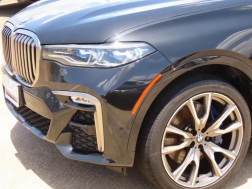 2022 BMW X7 M50i