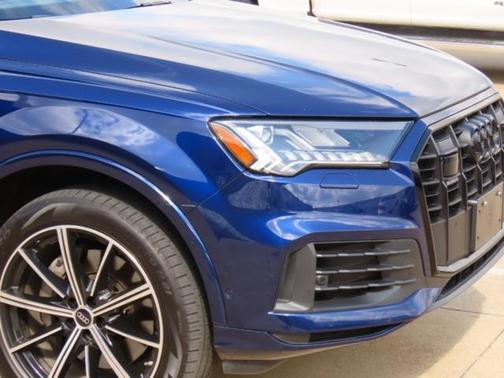 Navarra Blue Metallic 2023 Audi Q7 55 Premium Plus