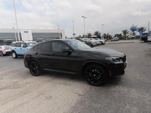 Black 2024 BMW X4 xDrive30i