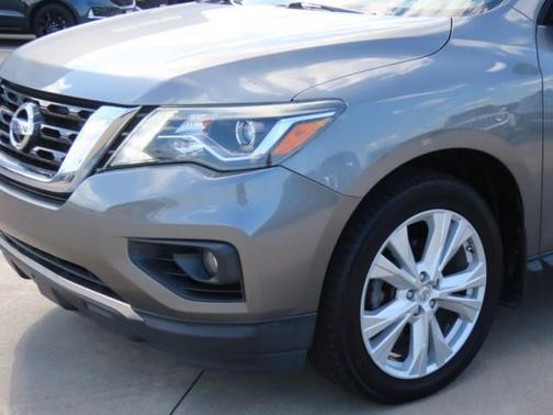 2018 Nissan Pathfinder SL