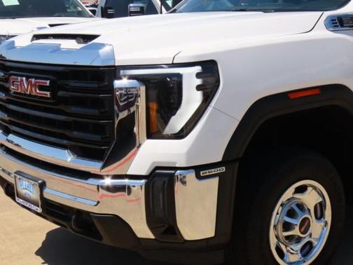 2024 GMC Sierra 2500 Pro