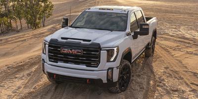 White Frost Tri-Coat 2025 GMC Sierra 2500 SLT