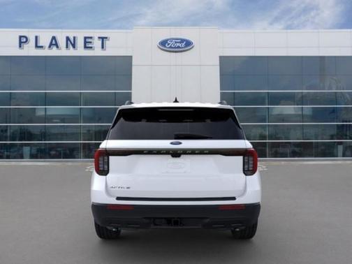 2025 Ford Explorer Active RWD