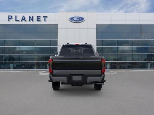 2025 Ford F-250 Platinum