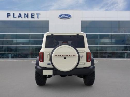 Wimbledon White 2026 Ford Bronco Outer Banks