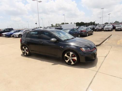 2017 Volkswagen Golf GTI SE 4-Door