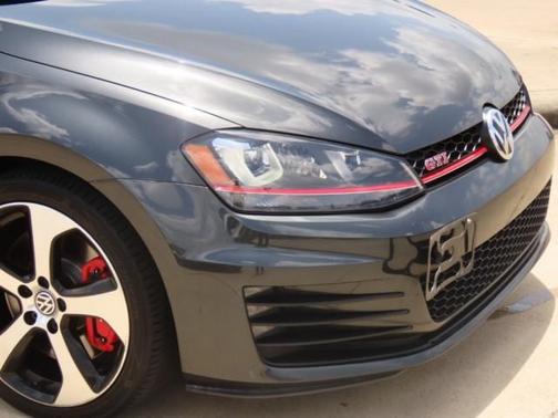 2017 Volkswagen Golf GTI SE 4-Door