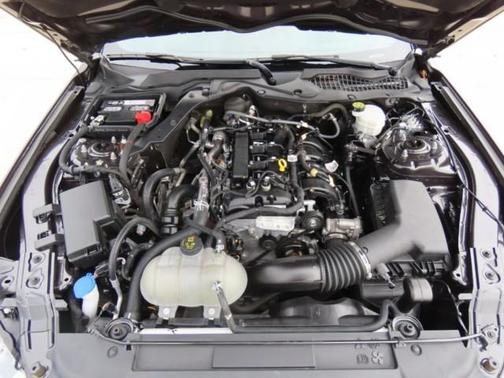 2022 Ford Mustang EcoBoost