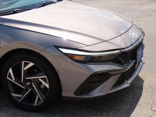 Metal 2024 Hyundai ELANTRA SEL