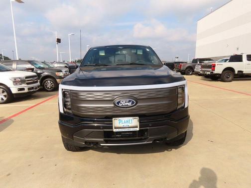 2025 Ford F-150 Lightning LARIAT