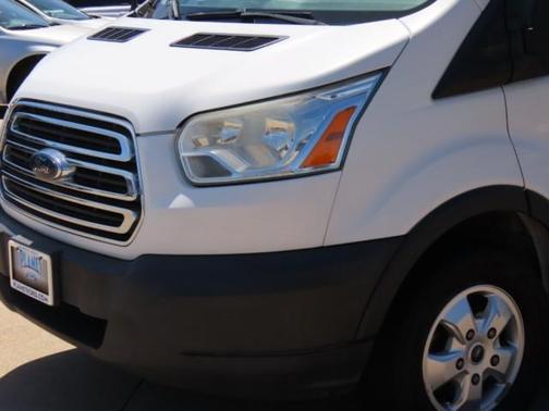 Oxford White 2017 Ford Transit-350 XLT