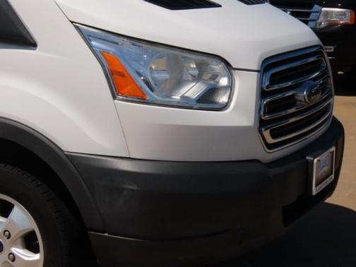 Oxford White 2017 Ford Transit-350 XLT