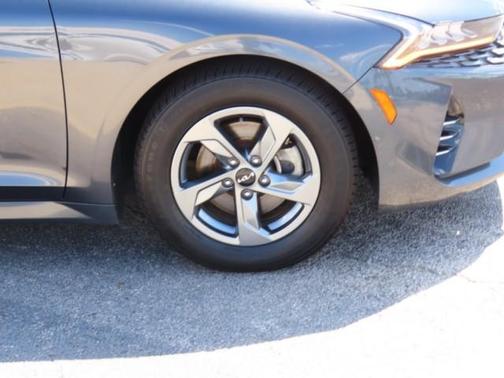 2022 Kia K5 LXS