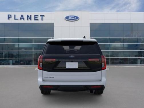 Space Silver 2026 Ford Expedition Platinum