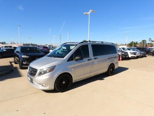 2016 Mercedes-Benz Metris Base