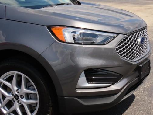 Carbonized Gray Metallic 2024 Ford Edge SEL