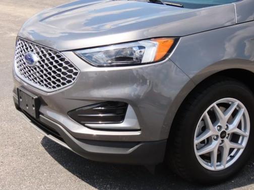 Carbonized Gray Metallic 2024 Ford Edge SEL