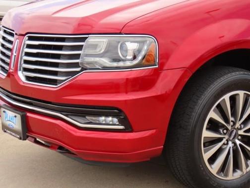 2015 Lincoln Navigator Base