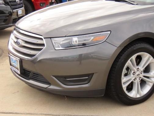 2016 Ford Taurus SEL