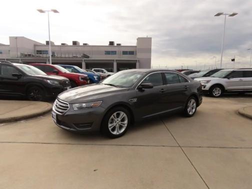 2016 Ford Taurus SEL