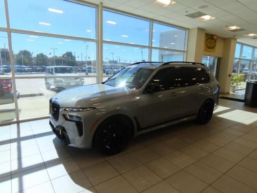 2024 BMW X7 M60i