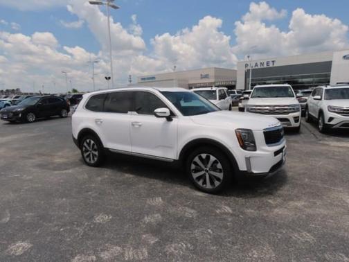 Glacial White Pearl 2022 Kia Telluride S