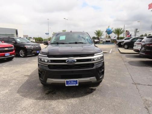 Dark Matter Gray Metallic 2024 Ford Expedition XLT