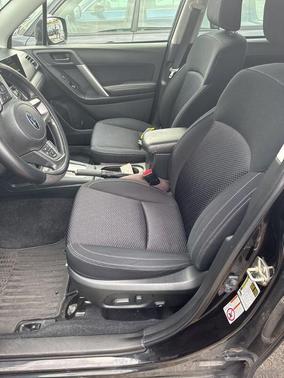 Crystal Black Silica 2018 Subaru Forester 2.5i Premium